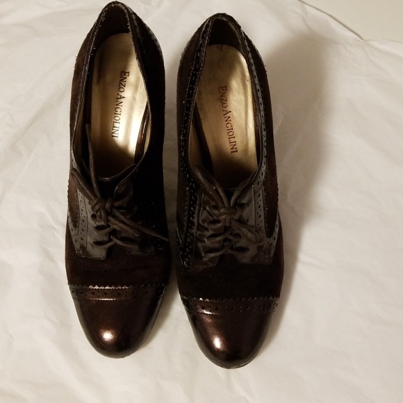 Shoes - Picture 3 of 8